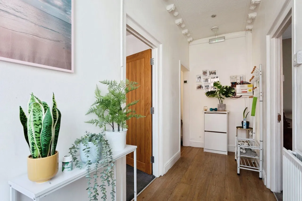 Browning Road, London, E12, photo 7