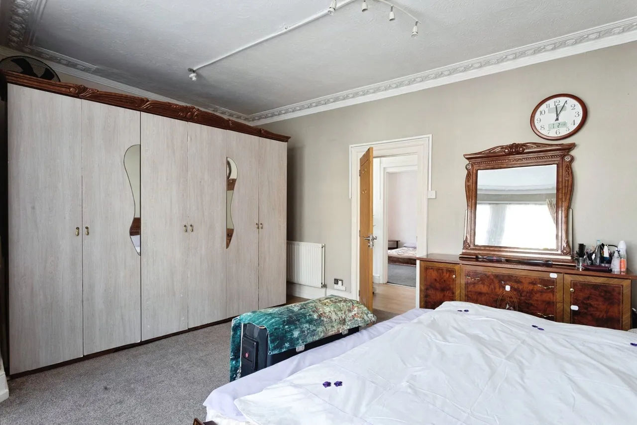 Browning Road, London, E12, photo 6