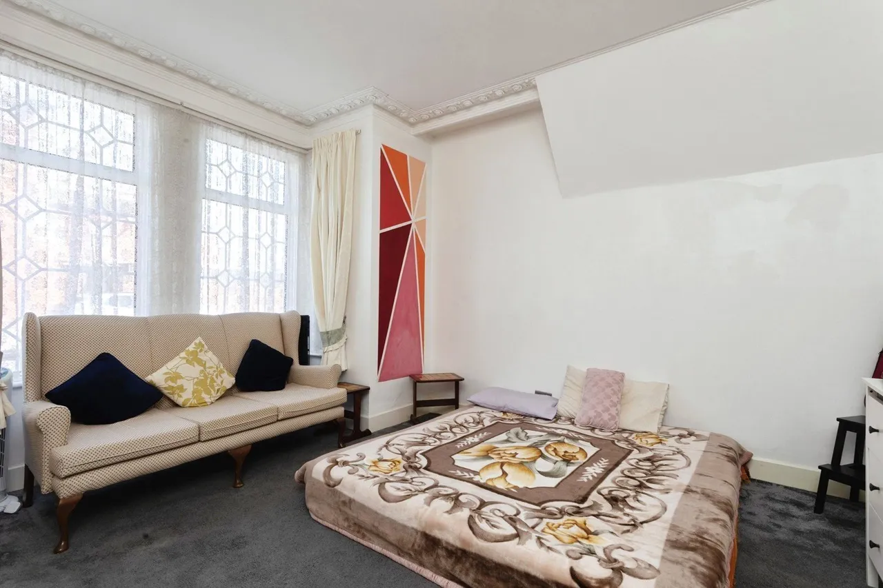 Browning Road, London, E12, photo 11