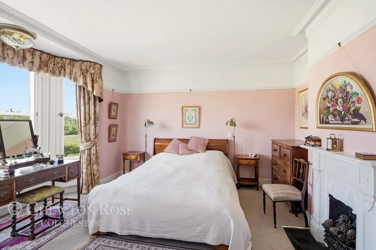 Causeway End Road, Felsted, photo 17