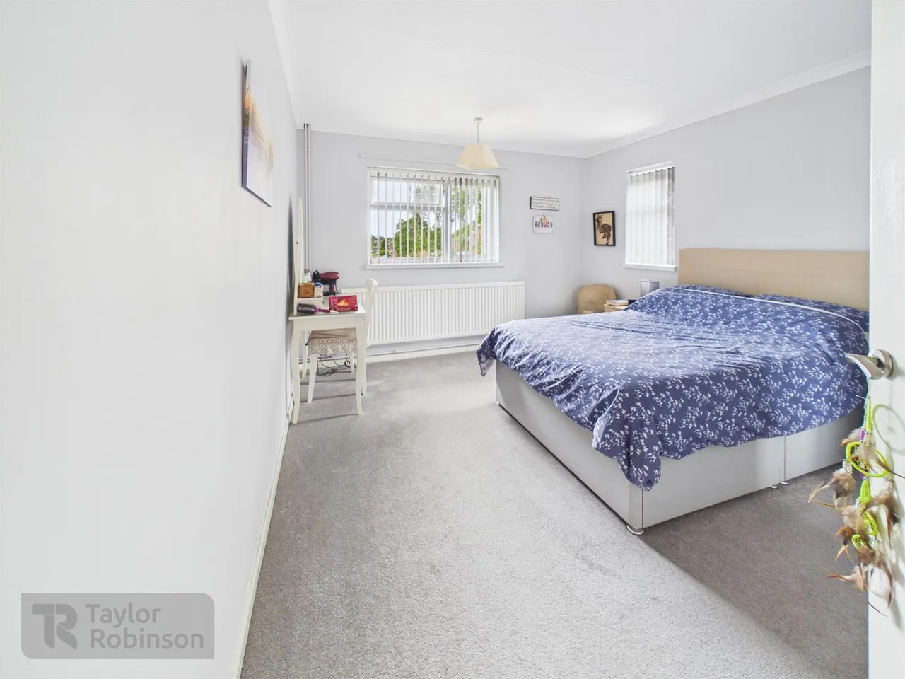 Stagelands, Langley Green, RH11, photo 6