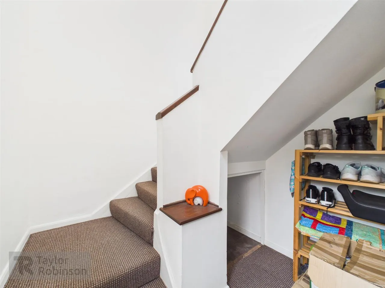 Stagelands, Langley Green, RH11, photo 8