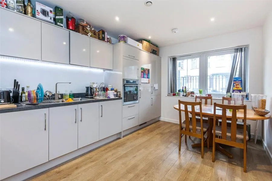 Hainault Road, Leytonstone, E11, photo 5