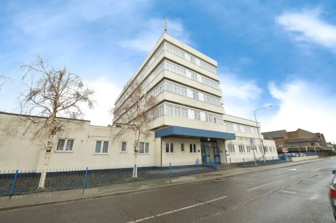 1 bed flat for sale — Dock Road, Tilbury