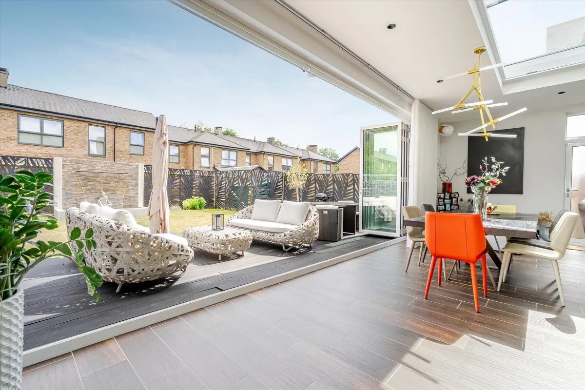 Vickers Close, Longcross, KT16, photo 19