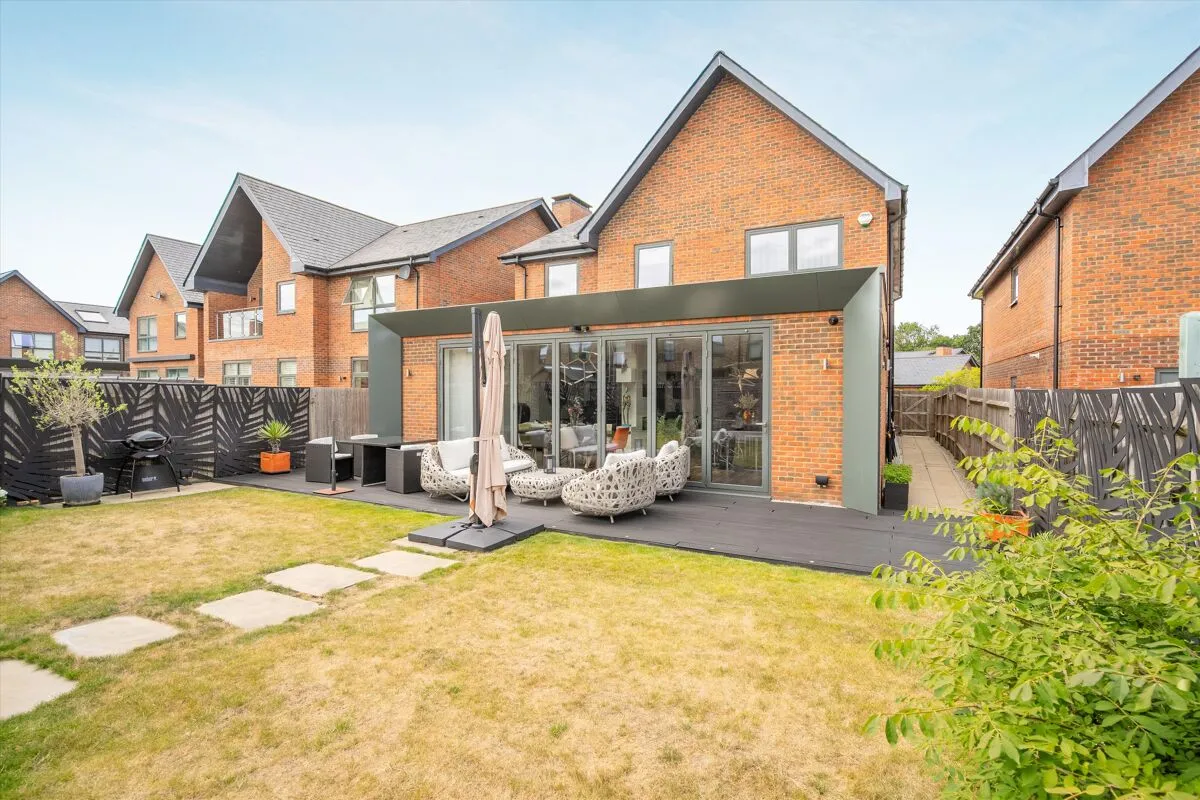 Vickers Close, Longcross, KT16, photo 4