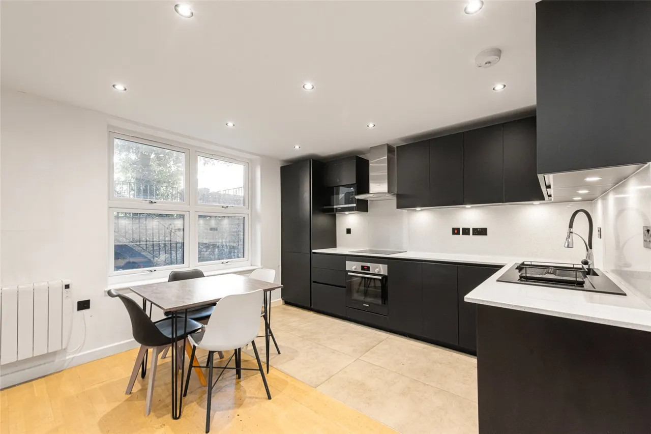 2 bed flat for sale, Holloway Road, Islington