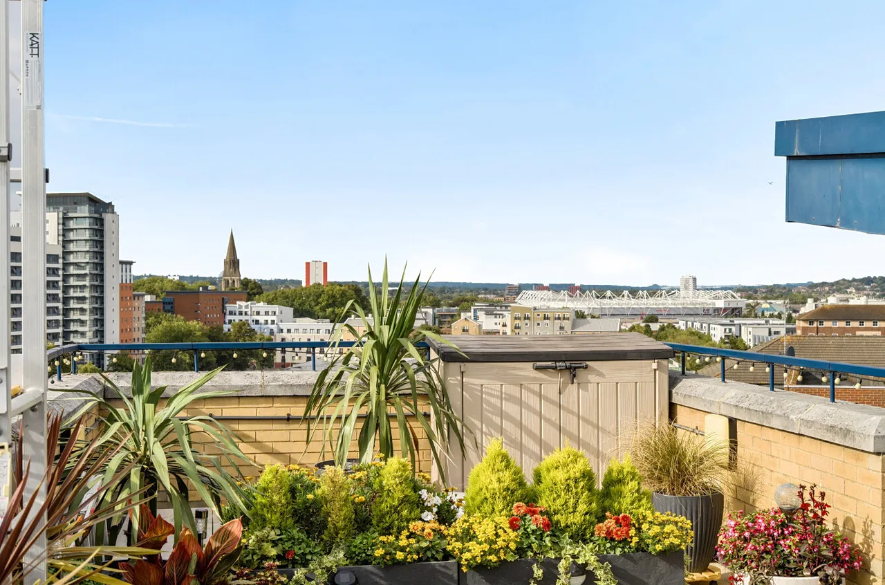 Canute Road, Southampton, SO14, photo 13