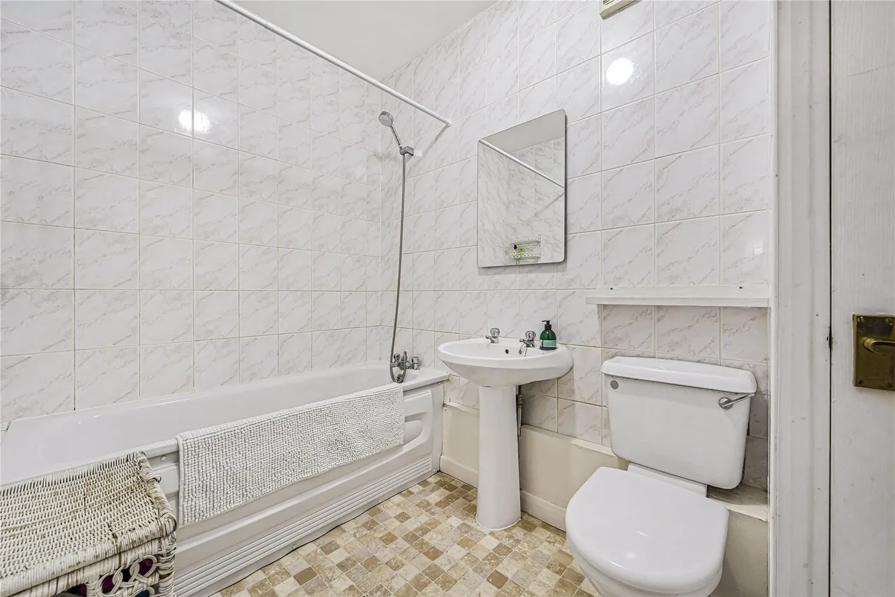 Church Street, Walton-On-Thames, KT12, photo 7