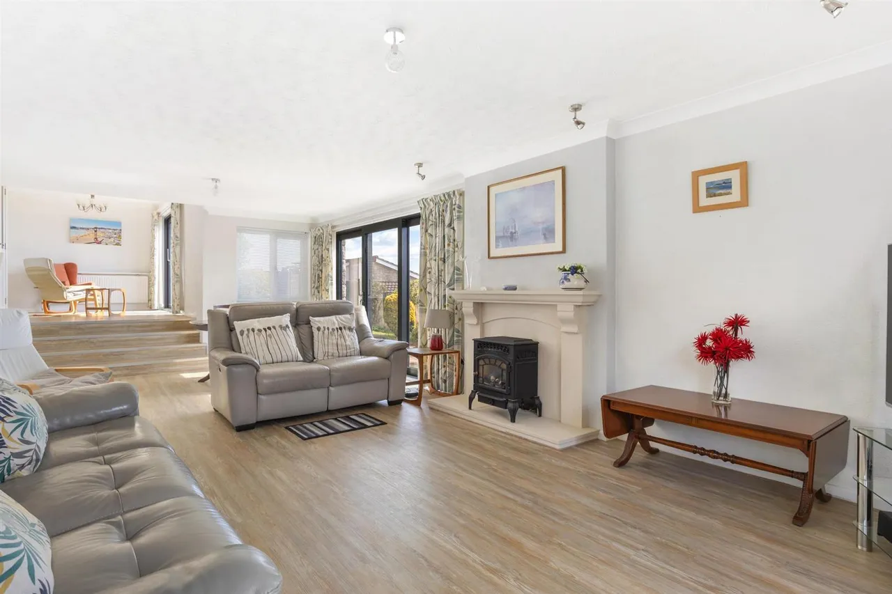 Redcliff View, Weymouth, DT4 8RW, photo 4