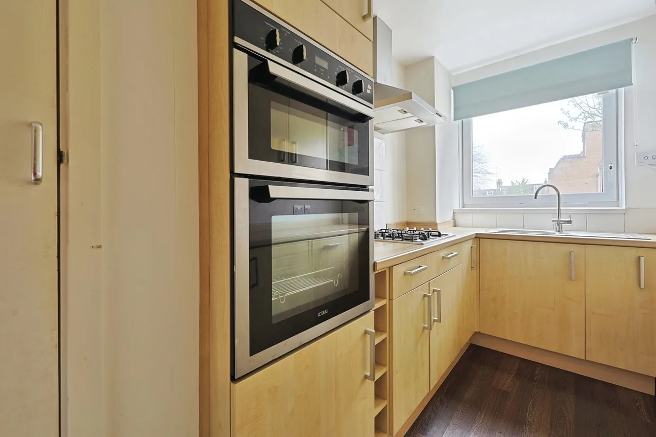 Lavender Hill, Battersea, London, SW11, photo 17