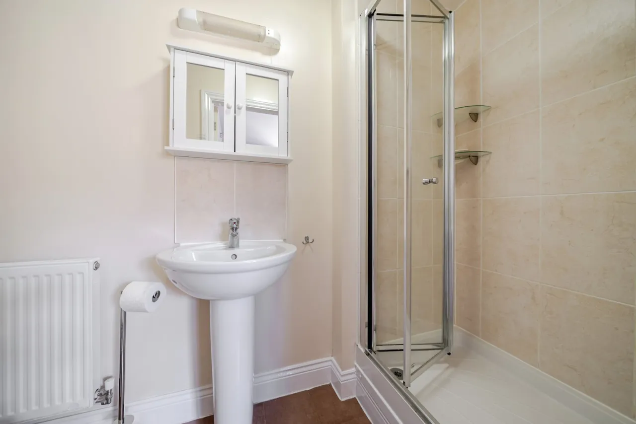 Bedford Drive, Fareham, PO14, photo 9