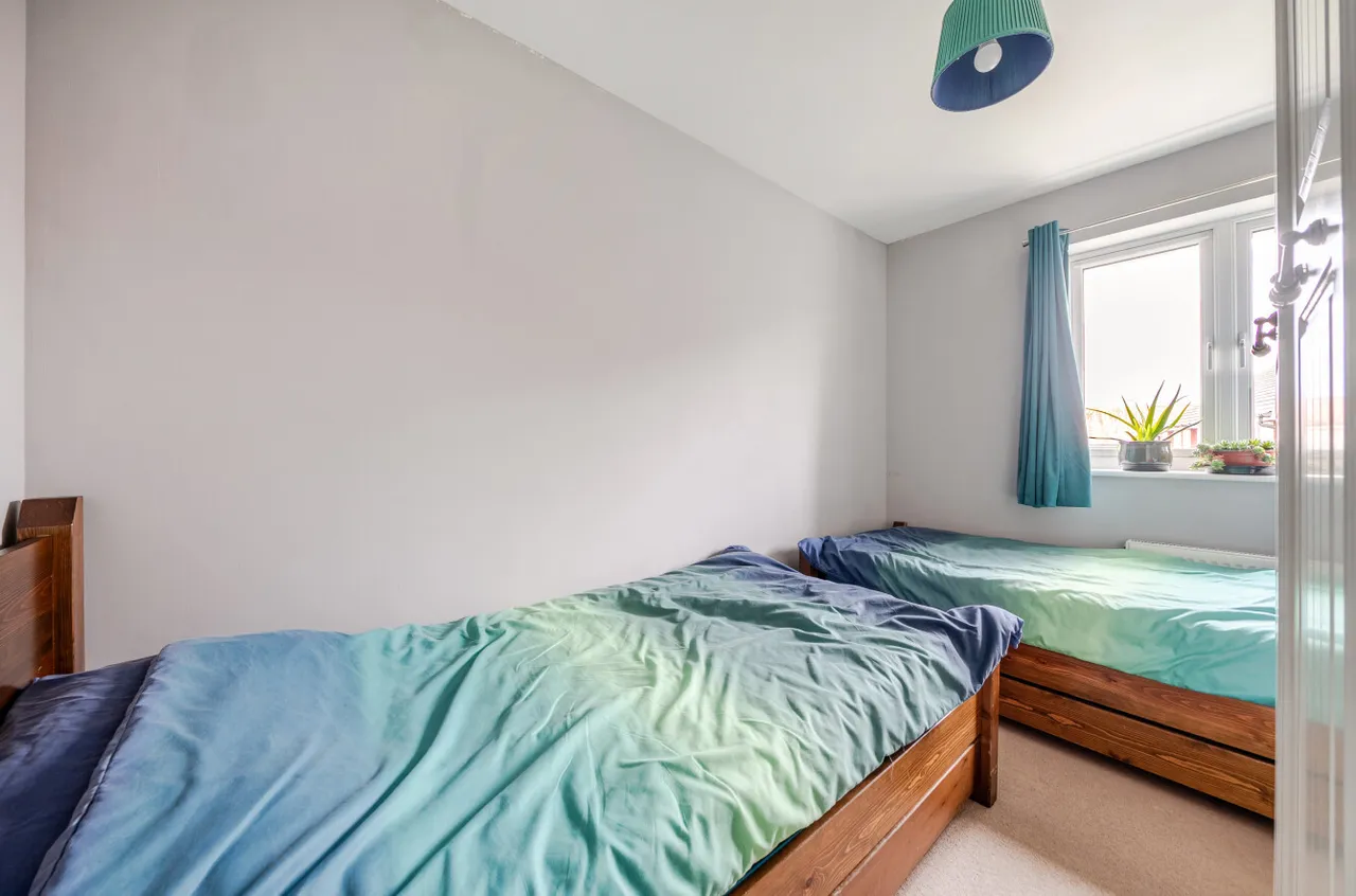 Bedford Drive, Fareham, PO14, photo 11