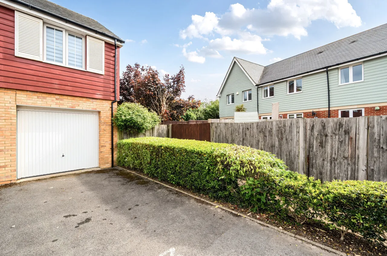 Bedford Drive, Fareham, PO14, photo 18