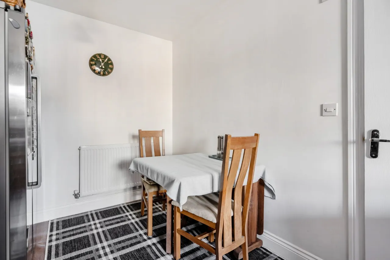 Bedford Drive, Fareham, PO14, photo 6
