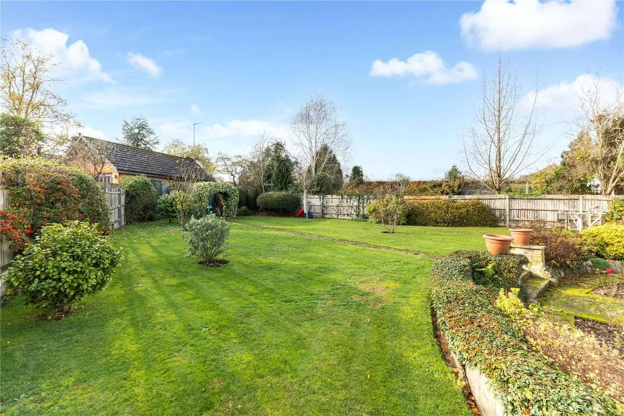 West Common, Harpenden, AL5, photo 16
