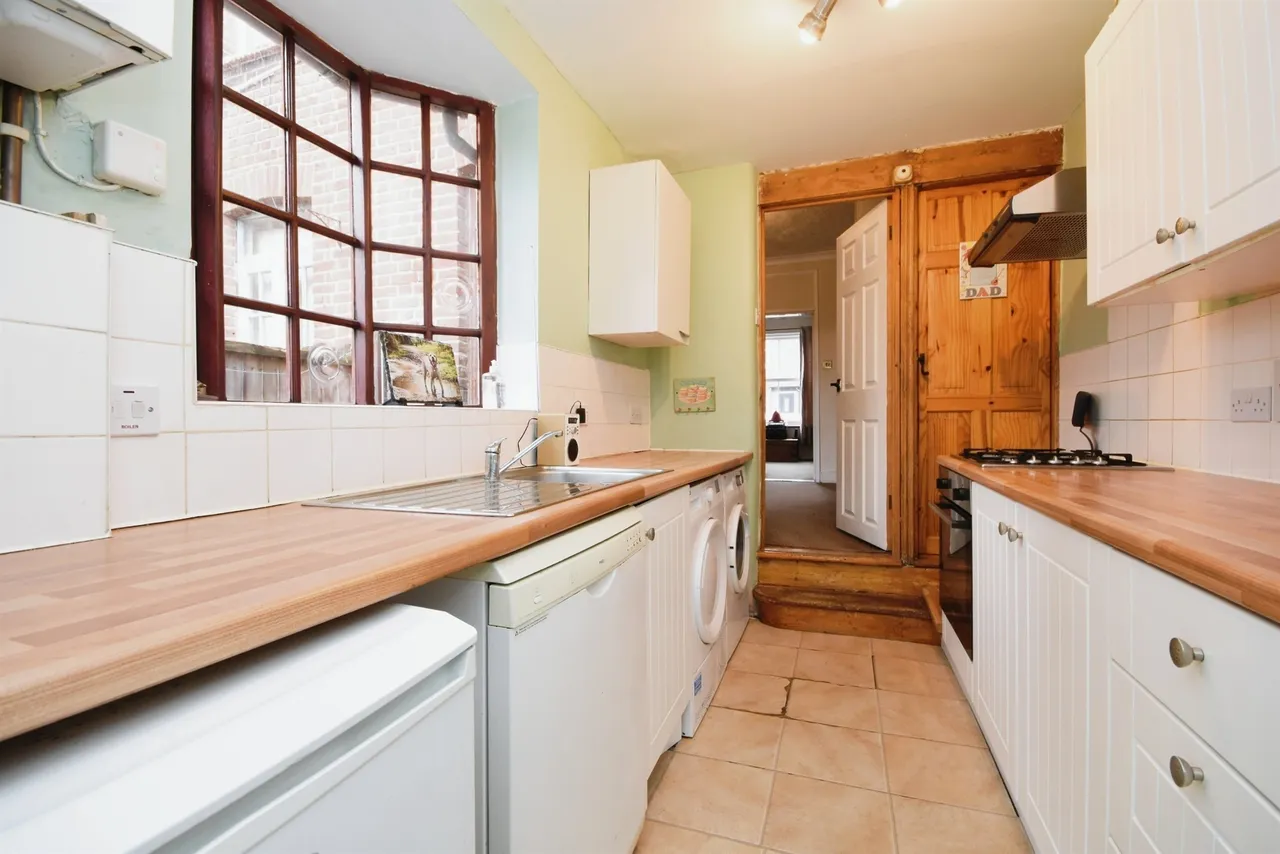 Chase Road, Brentwood, photo 4