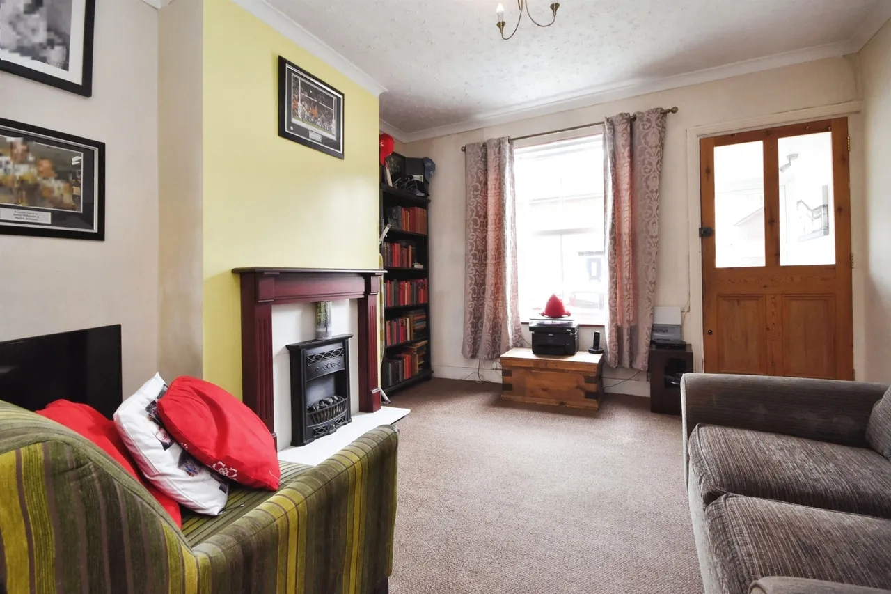 Chase Road, Brentwood, photo 3