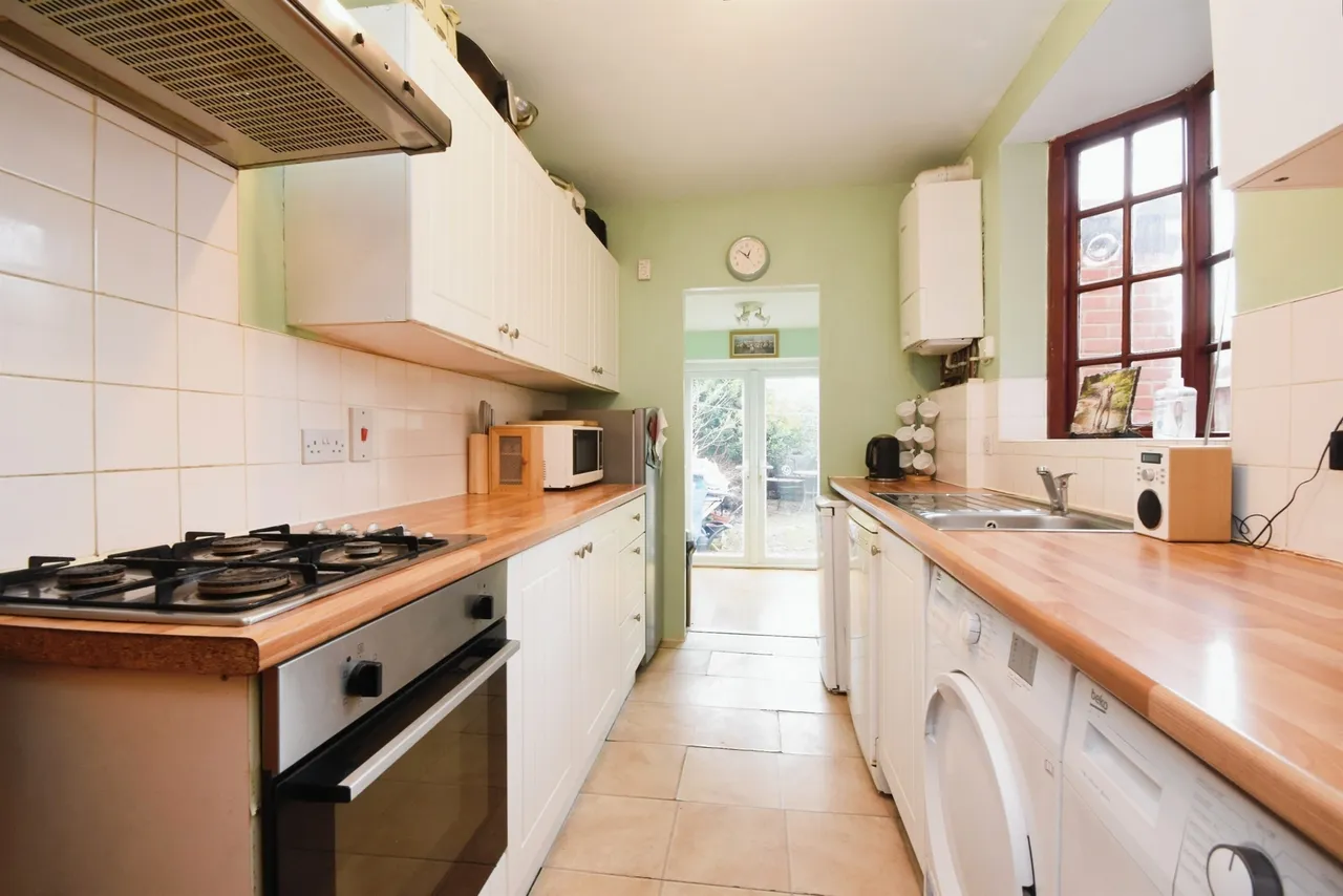 Chase Road, Brentwood, photo 5