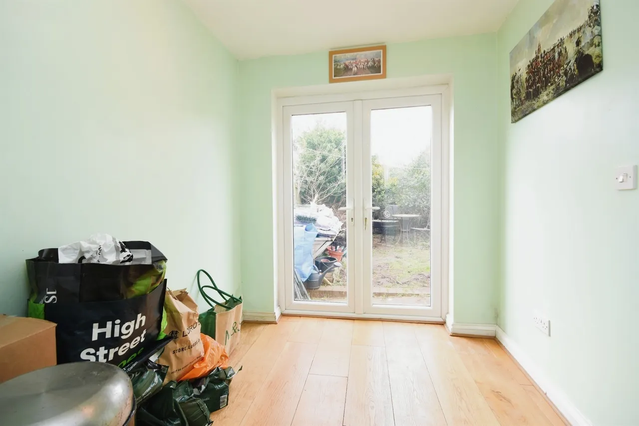 Chase Road, Brentwood, photo 8
