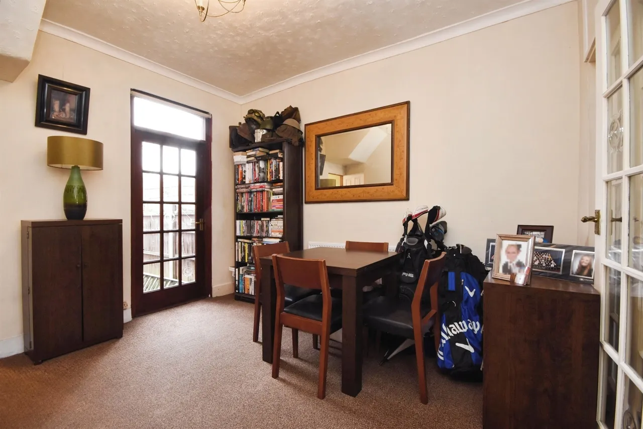 Chase Road, Brentwood, photo 6