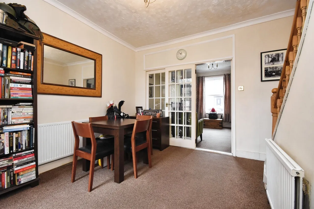 Chase Road, Brentwood, photo 7