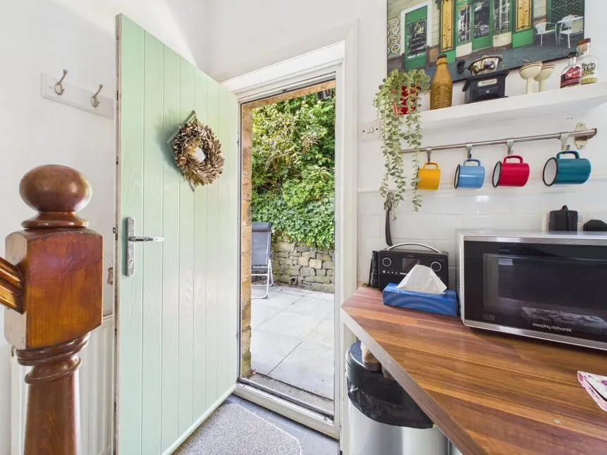 Mossley Road, OL4, photo 13