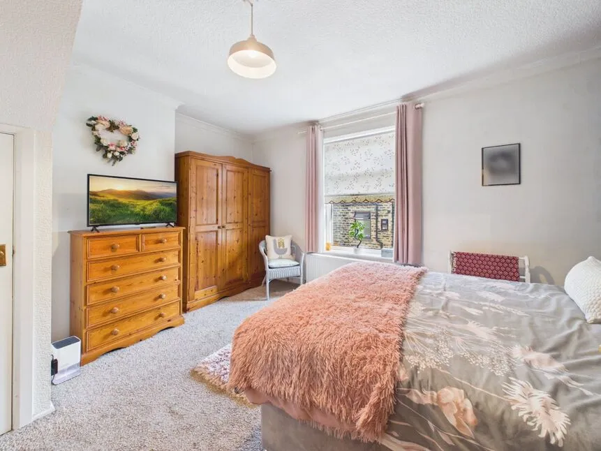 Mossley Road, OL4, photo 7