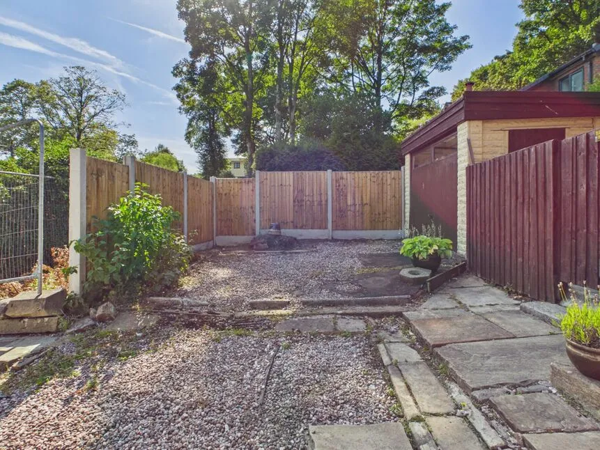 Mossley Road, OL4, photo 19