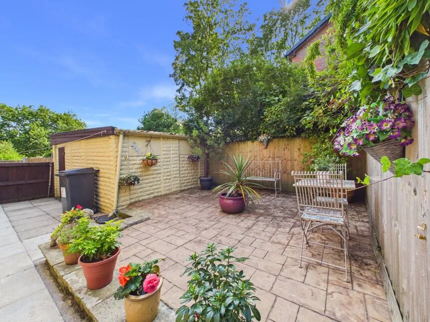 Mossley Road, OL4, photo 15