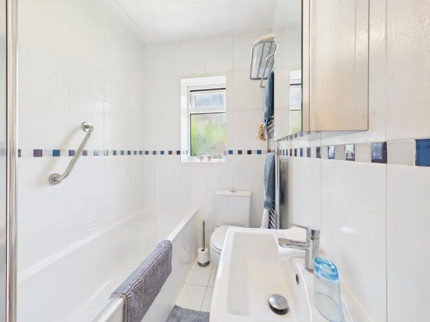 Mossley Road, OL4, photo 10