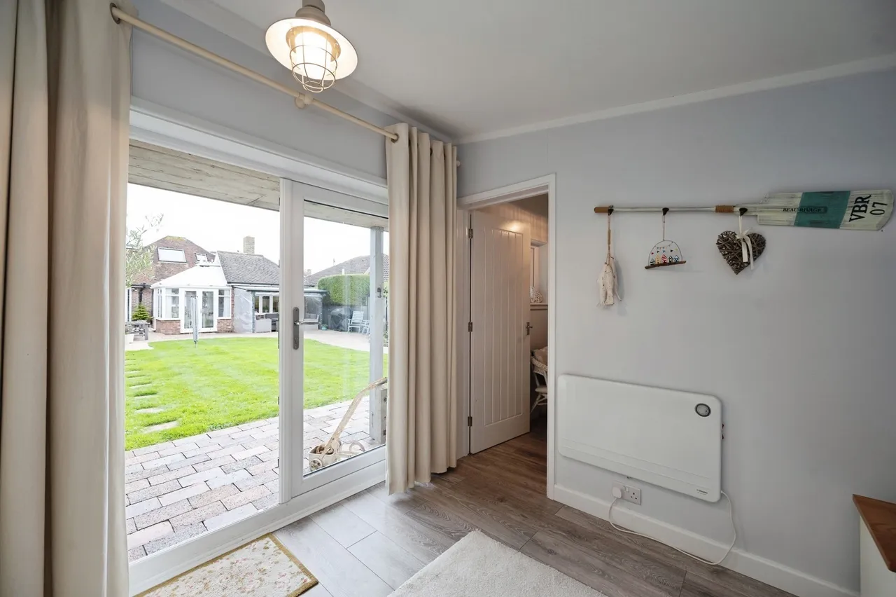 Yew Tree Road, Hayling Island, PO11, photo 8