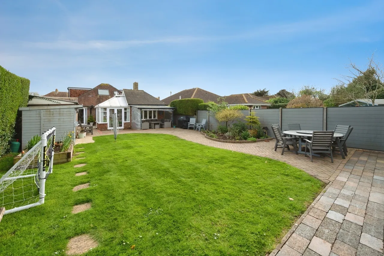 Yew Tree Road, Hayling Island, PO11, photo 19