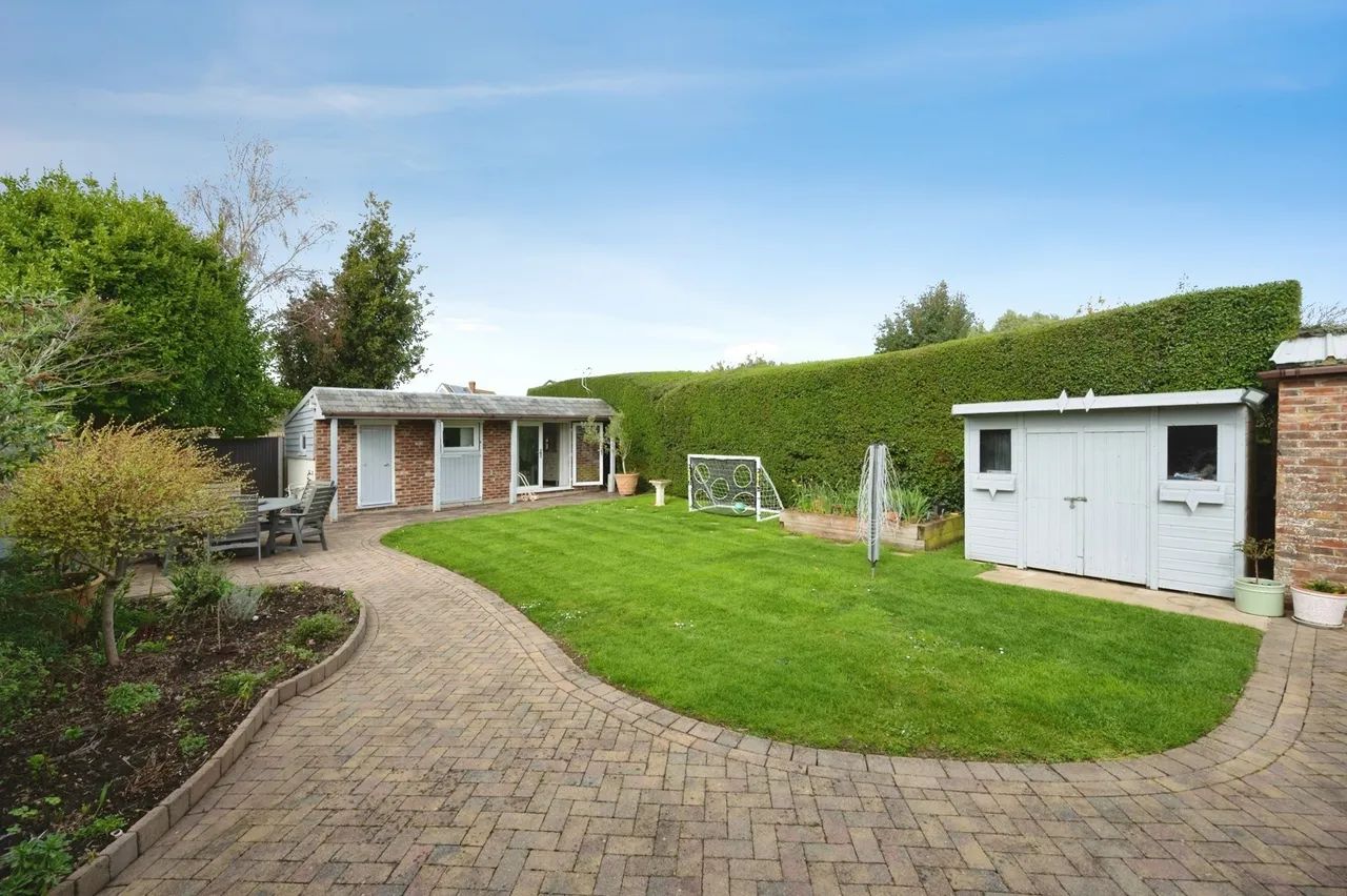 Yew Tree Road, Hayling Island, PO11, photo 4