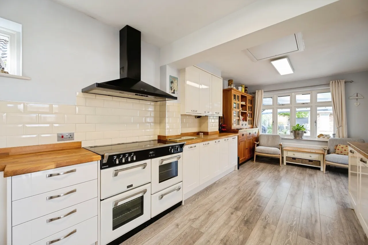 Yew Tree Road, Hayling Island, PO11, photo 9