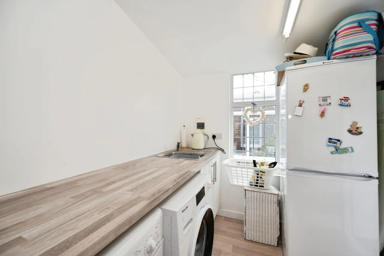 Yew Tree Road, Hayling Island, PO11, photo 18