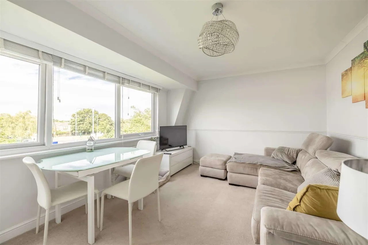 Dedworth Road, Windsor, SL4 4LW, photo 5