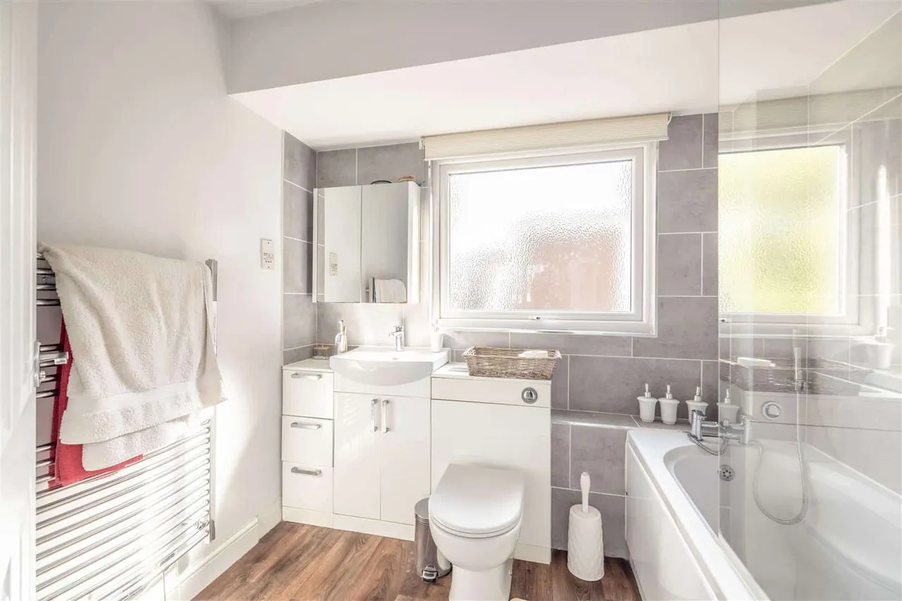 Dedworth Road, Windsor, SL4 4LW, photo 9