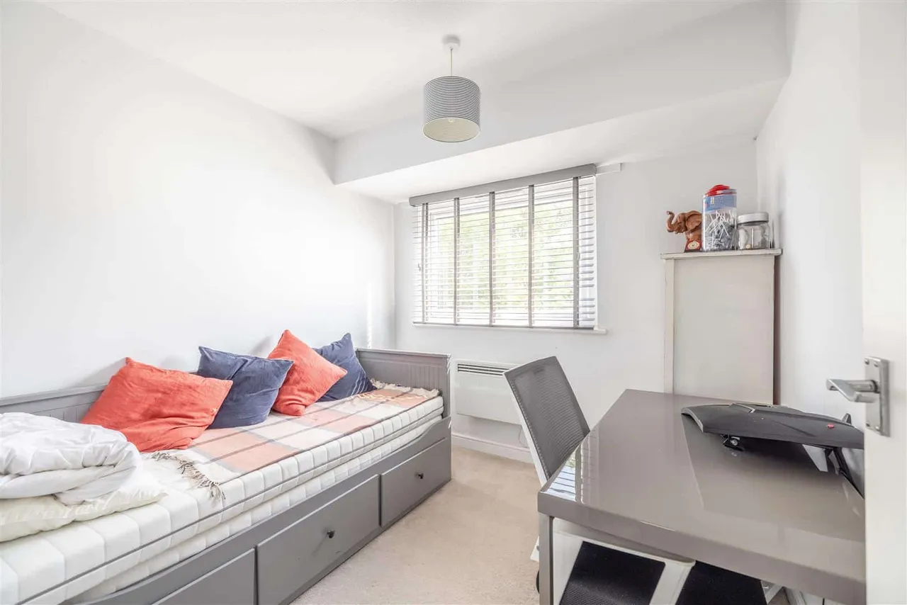 Dedworth Road, Windsor, SL4 4LW, photo 8