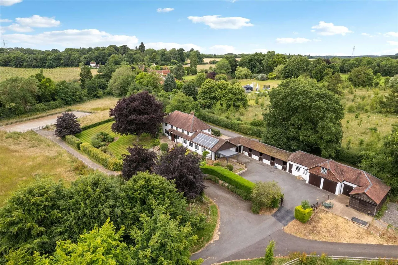 5 bed house for sale — Woodrow, Amersham, Buckinghamshire, HP7 0QH