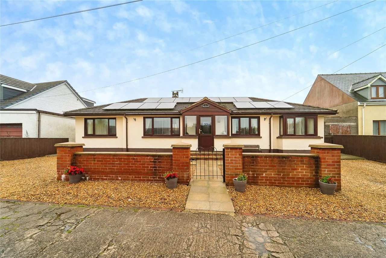 Grass Holm Close, Roch, SA62, photo 3