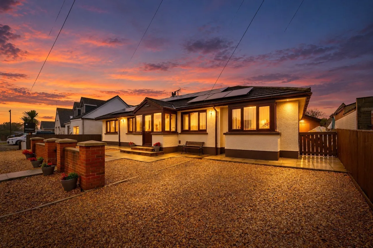 4 bed house for sale, Grass Holm Close, Roch, SA62