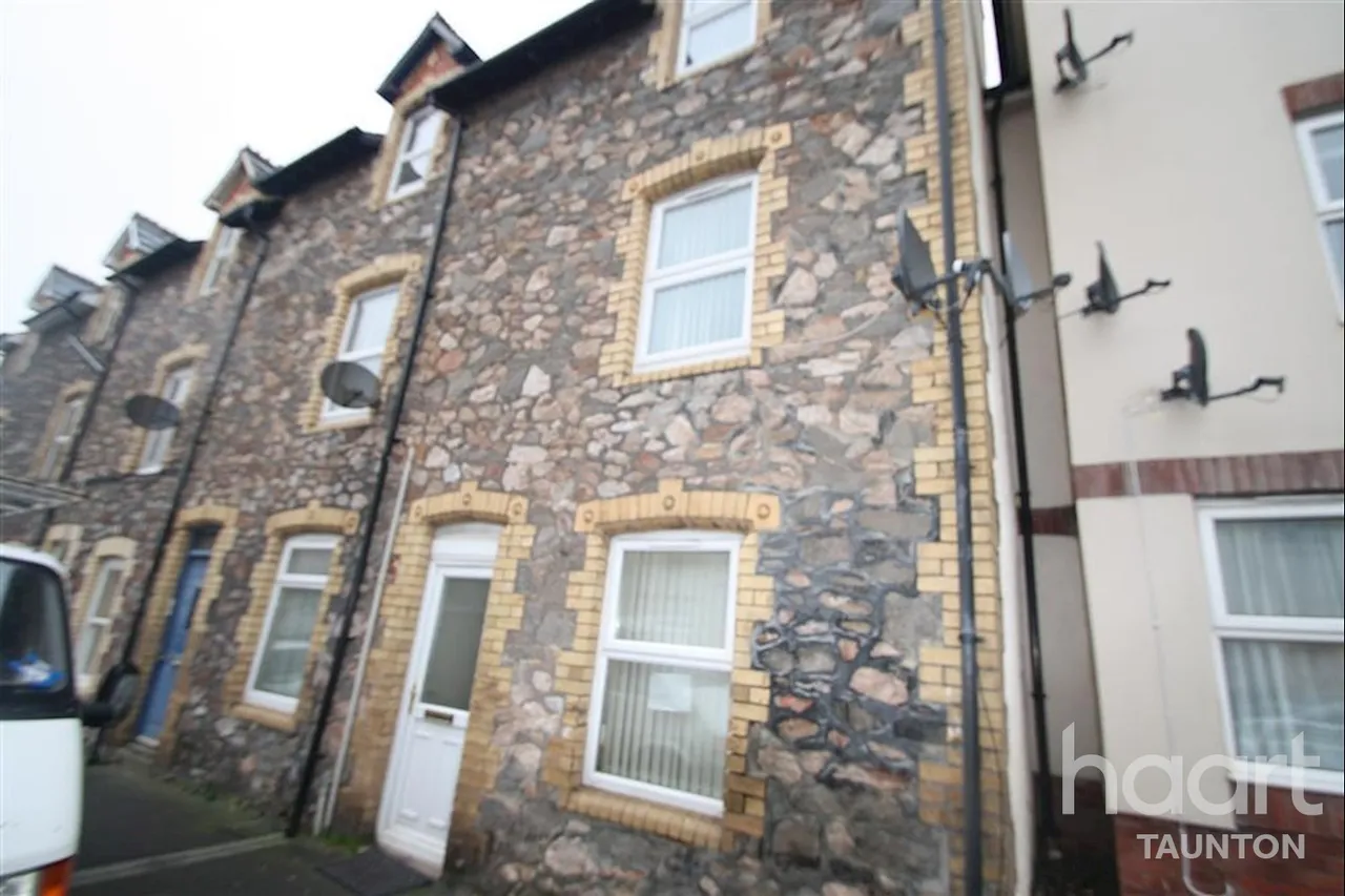 3 bed house to rent, South Road, Watchet, TA23