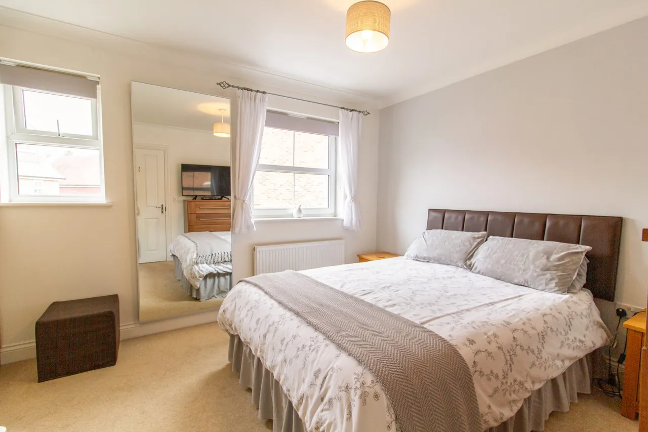 Chertsey Street, Fleet, GU51 1HS, photo 8