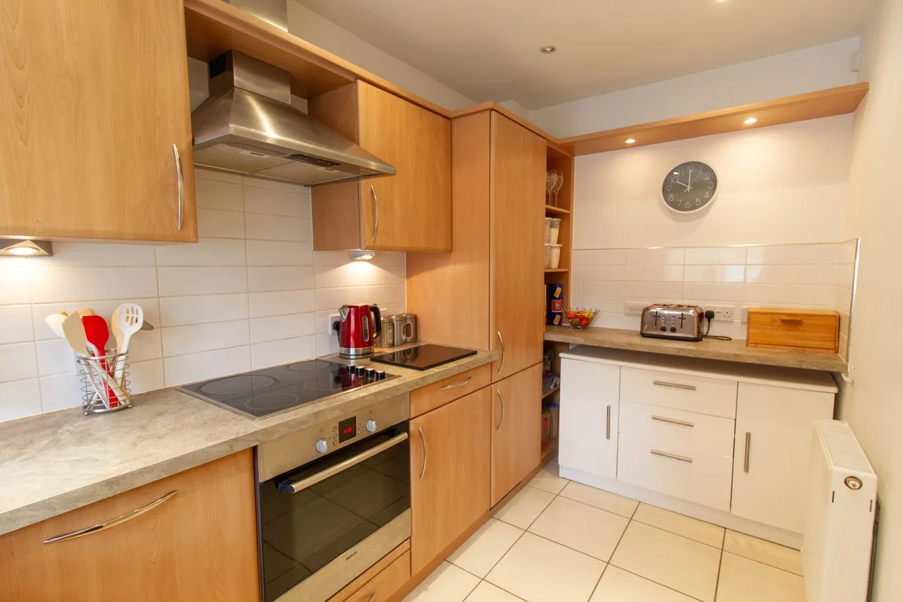 Chertsey Street, Fleet, GU51 1HS, photo 5
