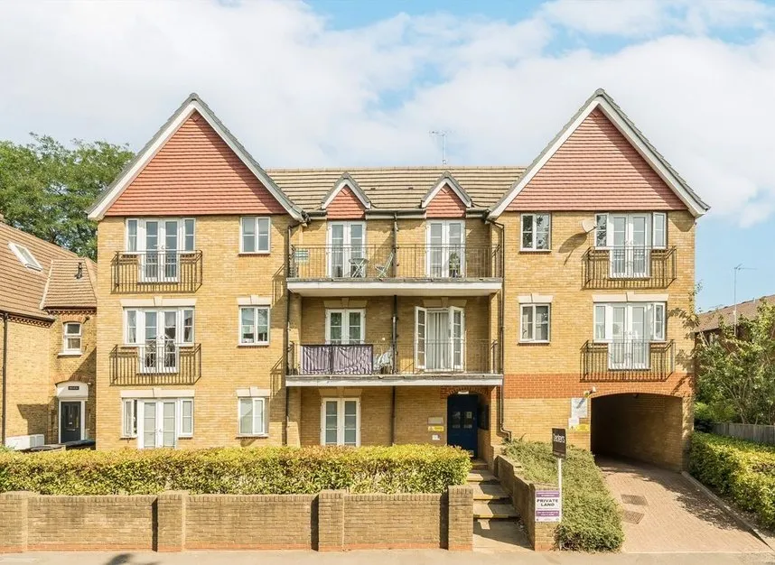 2 bed flat to rent — Birkenhead Avenue, Kingston Upon Thames, KT2