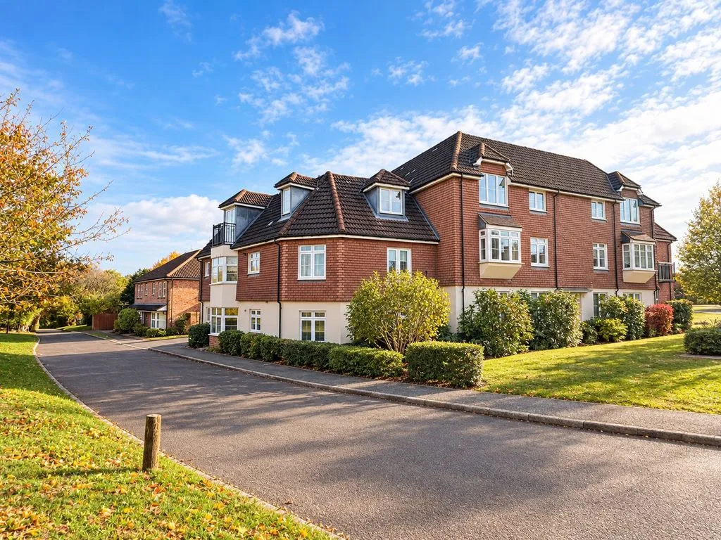 2 bed flat for sale, Juniper Lane, Flackwell Heath, HP10