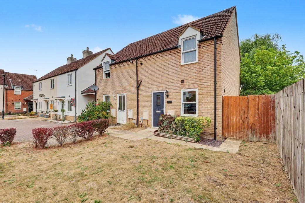 2 bed house for sale, Tennyson Place, Ely, CB6