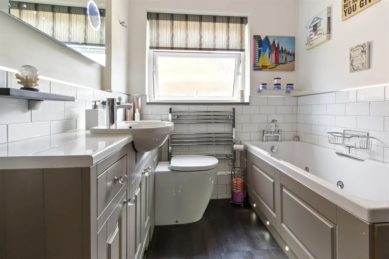 Hurley Road, Worthing, photo 10