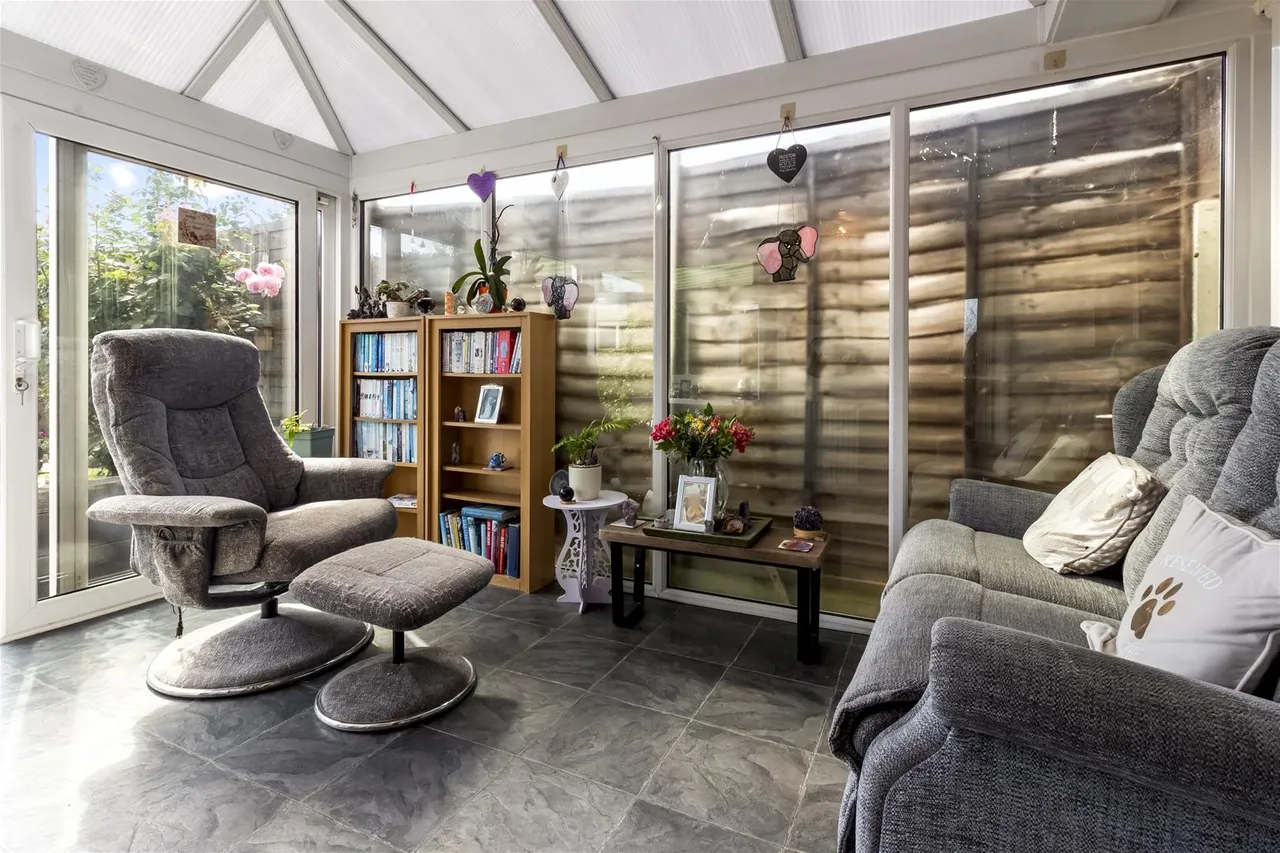 Hurley Road, Worthing, photo 5